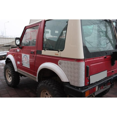 Rear corner guard fitted to a Suzuki SJ, side view