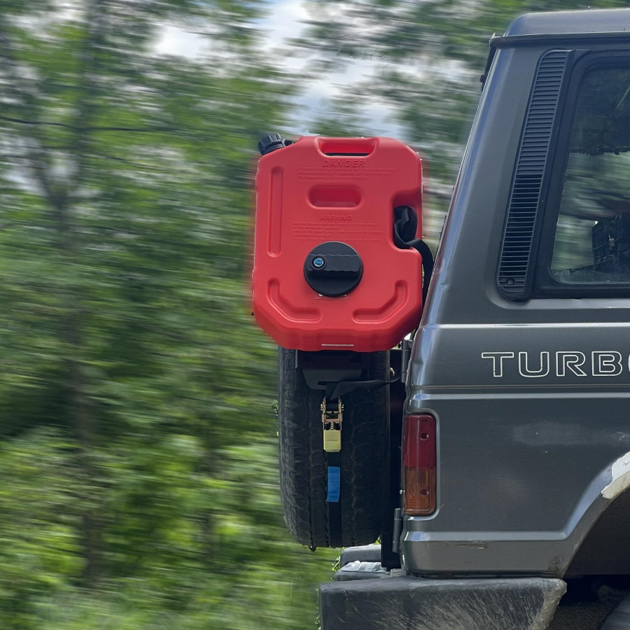 Universal wheel mount